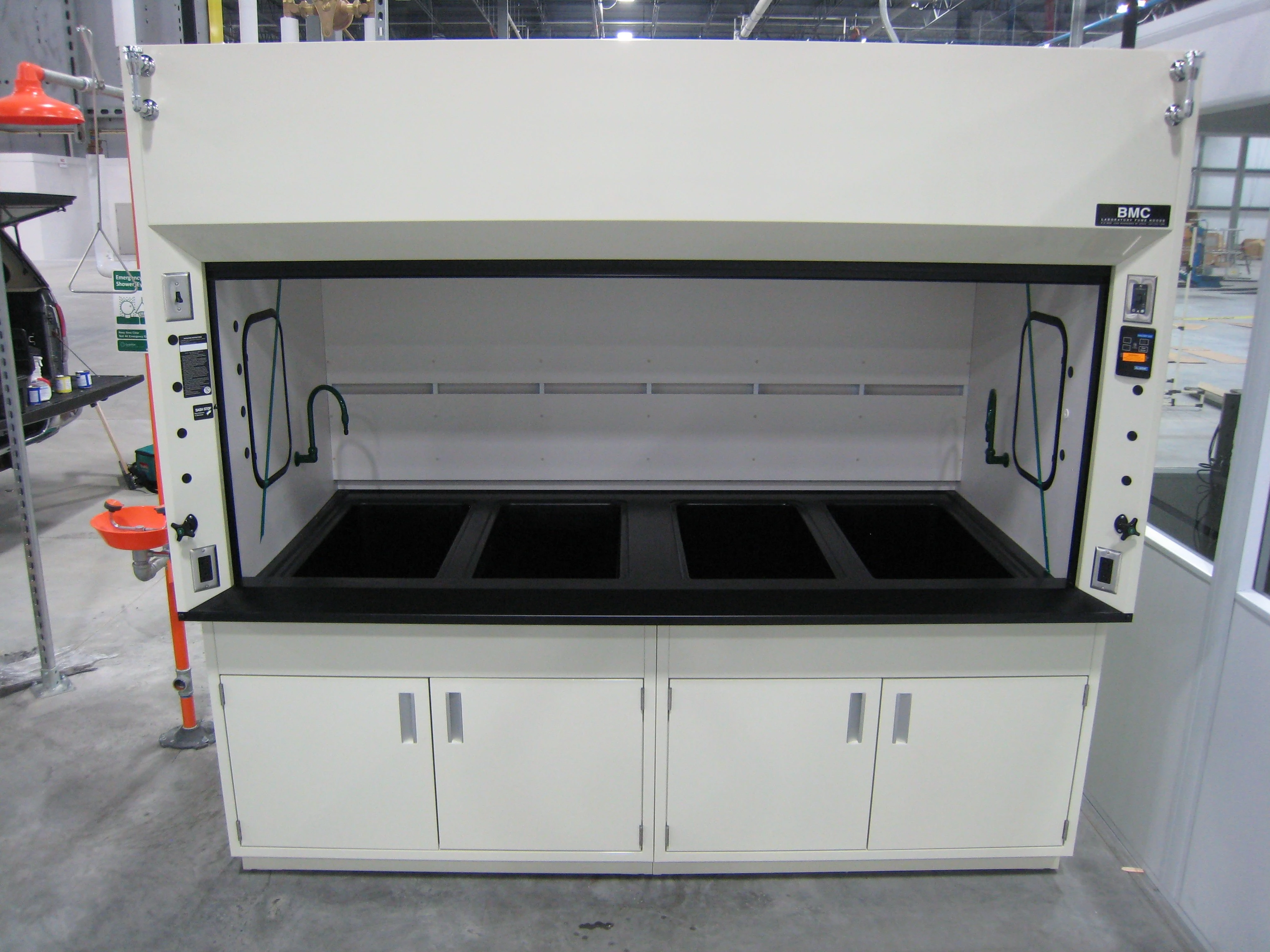 Inovasi Terbaru Desain Fume Hood untuk Keamanan Laboratorium Kimia